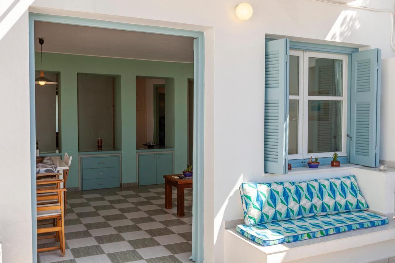Emily'S Suites Adamantas  Екстериор снимка