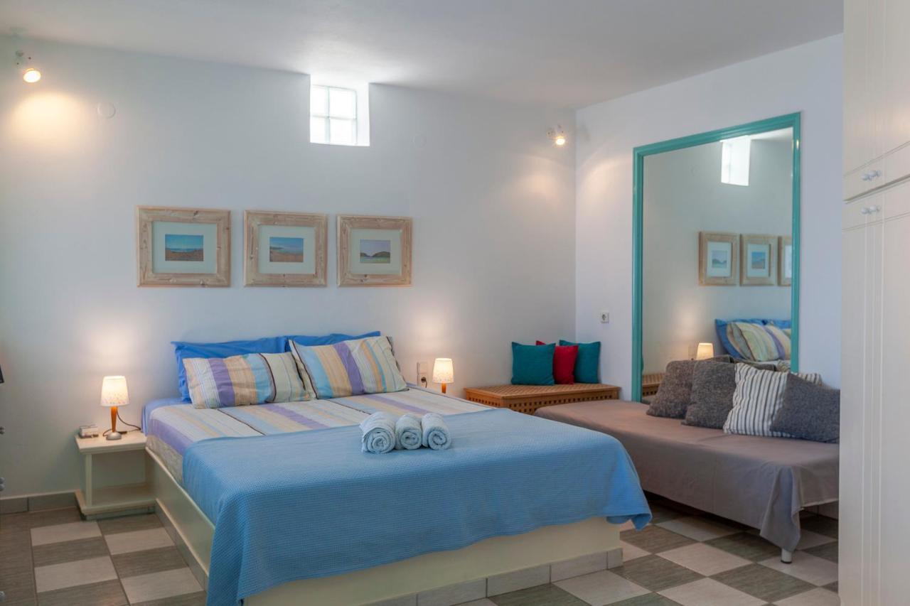 Emily'S Suites Adamantas  Екстериор снимка